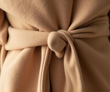 Luxurious cashmere coat for autumn